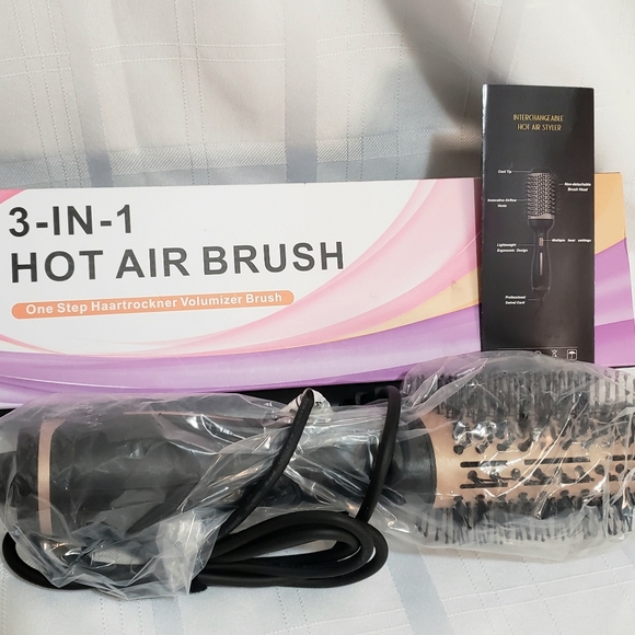 3 In 1 Hot Air Brush Dryer Volumizer NIB - Picture 1 of 5